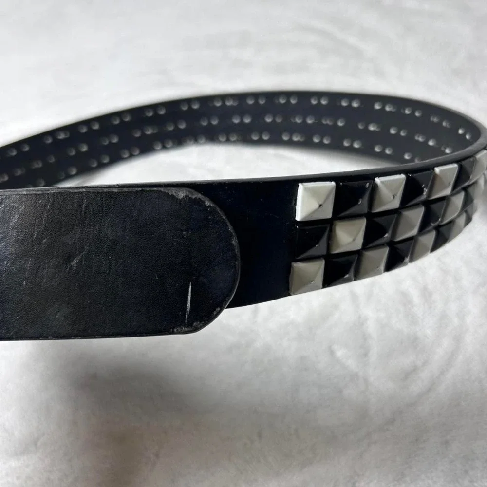 black‎ & white checkered studded belt #punk #grunge #festival